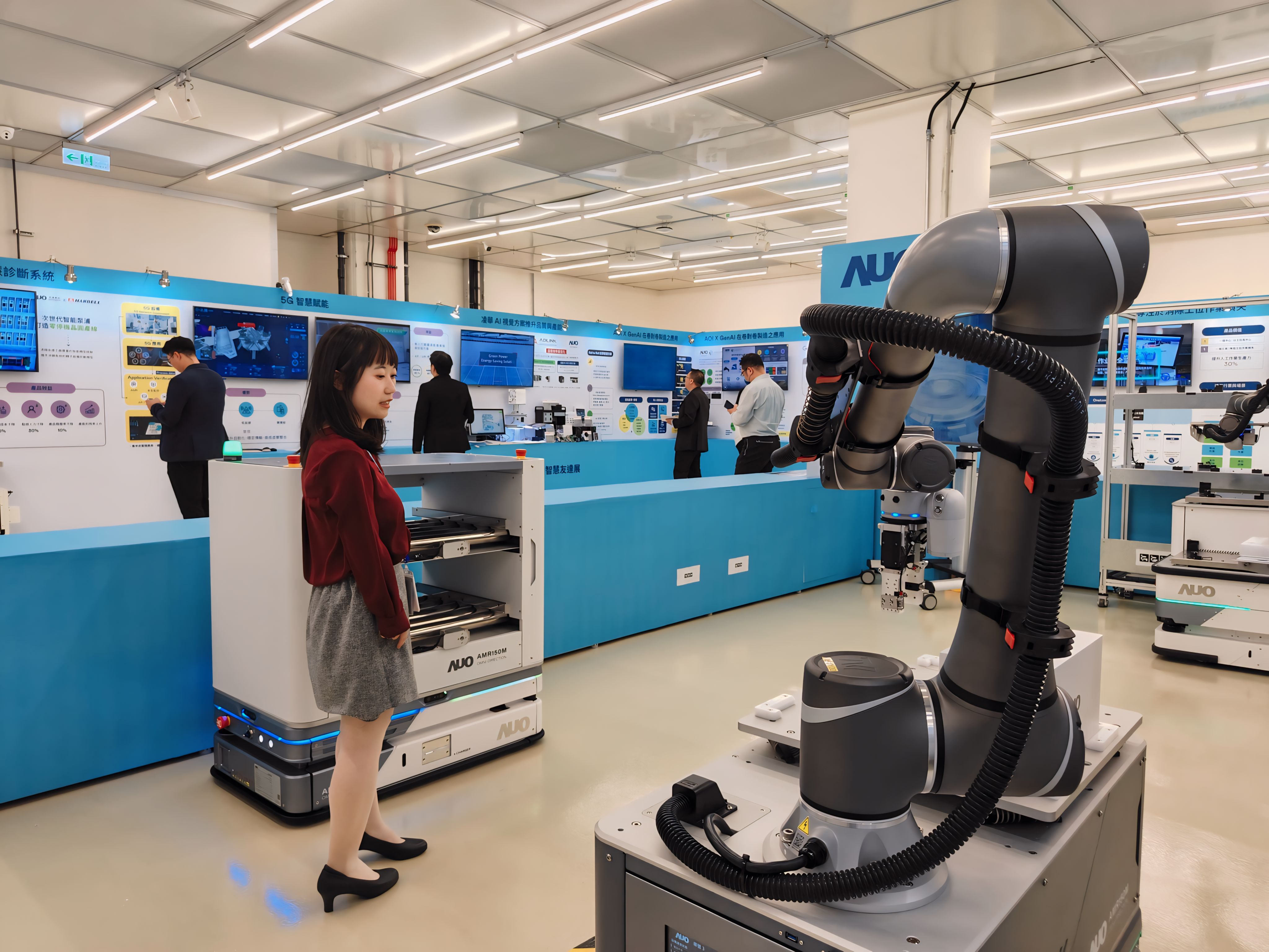 2024智能申博太陽(yáng)城展邀集生態(tài)圈伙伴共同參展，從數(shù)字應(yīng)用 、凈零減碳到能源發(fā)展，創(chuàng)造全方位永續(xù)商機(jī) ，攜手生態(tài)圈伙伴邁向永續(xù)未來(lái)