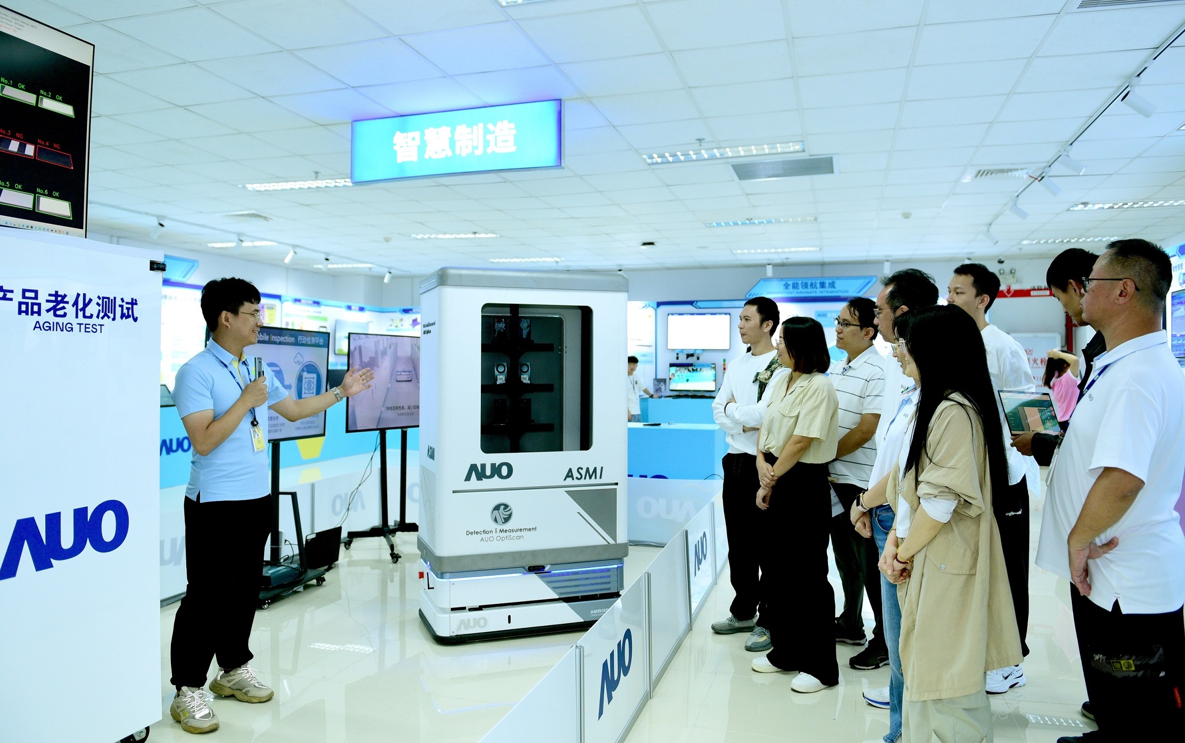 申博太陽城廈門將5G+ABC技術(shù)串聯(lián)生產(chǎn)管理全流程 ，打通研發(fā) 、采購、生管、制程 、設(shè)備  、質(zhì)量等產(chǎn)品全生命周期制造流程，完成數(shù)字化設(shè)計  、智慧供應(yīng)鏈 、智能座艙 、全流程設(shè)備管理  、數(shù)據(jù)驅(qū)動優(yōu)化  、智慧在線檢測 、智慧品管等自適應(yīng)生產(chǎn)模式升級